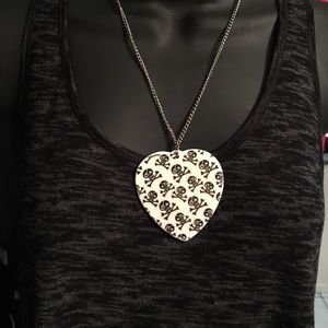 Hot Topic Oversize Guitar Pick Style Necklace